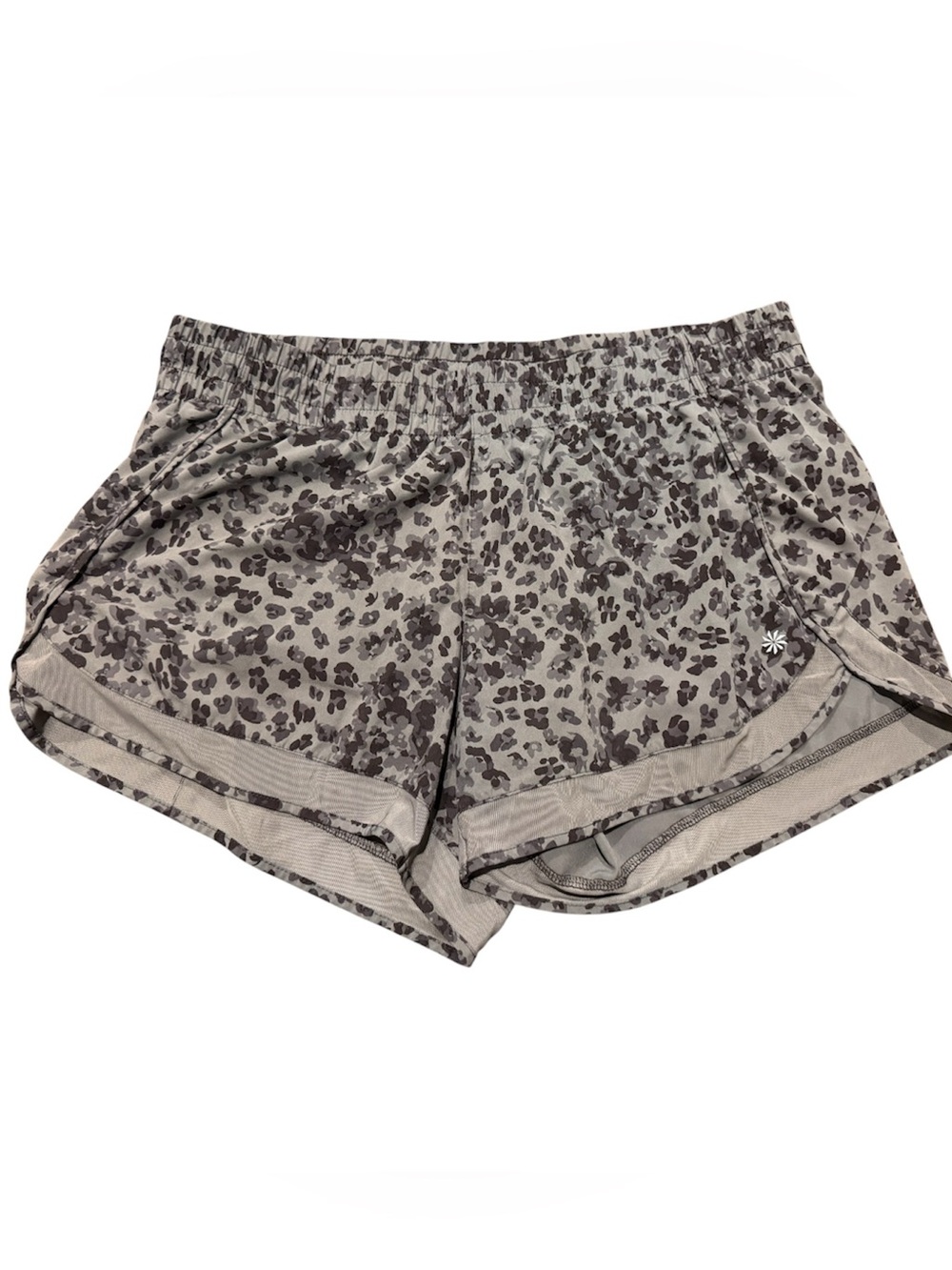 Athleta Printed Mesh Racer Run 4" shorts Grey Black Leopard Size Large